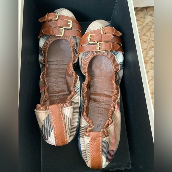 Burberry Ballet Flats in Nova Check Plaid with Brown Leather Triple Buckle EU 37 - Picture 9 of 16